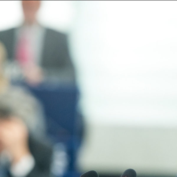 Giuseppe Conte durante una conferenza