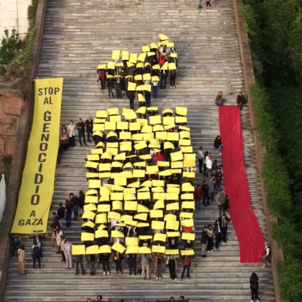 Amnesty contro il genocidio a Gaza. Flash mob a Roma.
